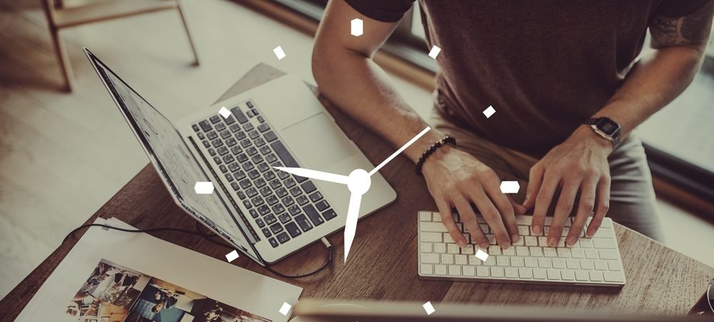 Worst Mistakes Remote Workers Make: A picture showing time tracking technique being used by a remote worker.